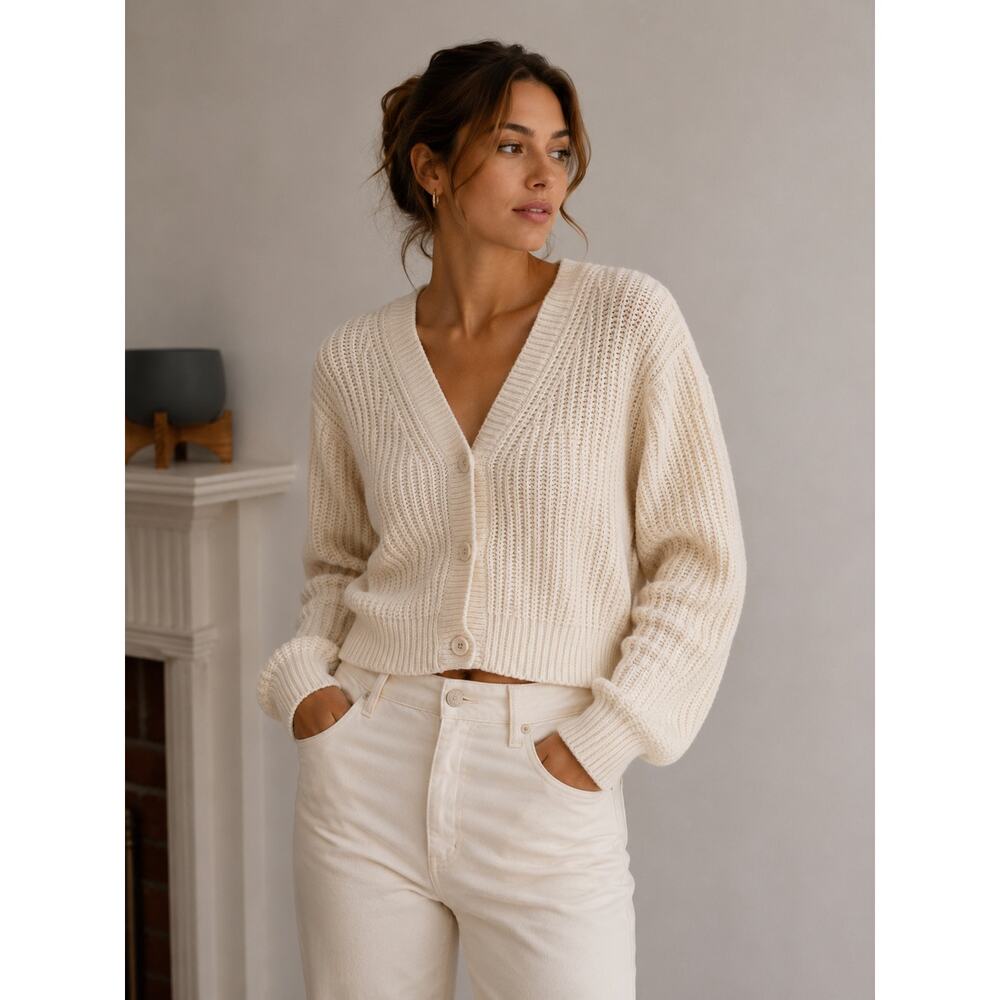 H&M Women’s Cream Cropped Cardigan  Chunky Knit Button Front Sweater Cottagecore